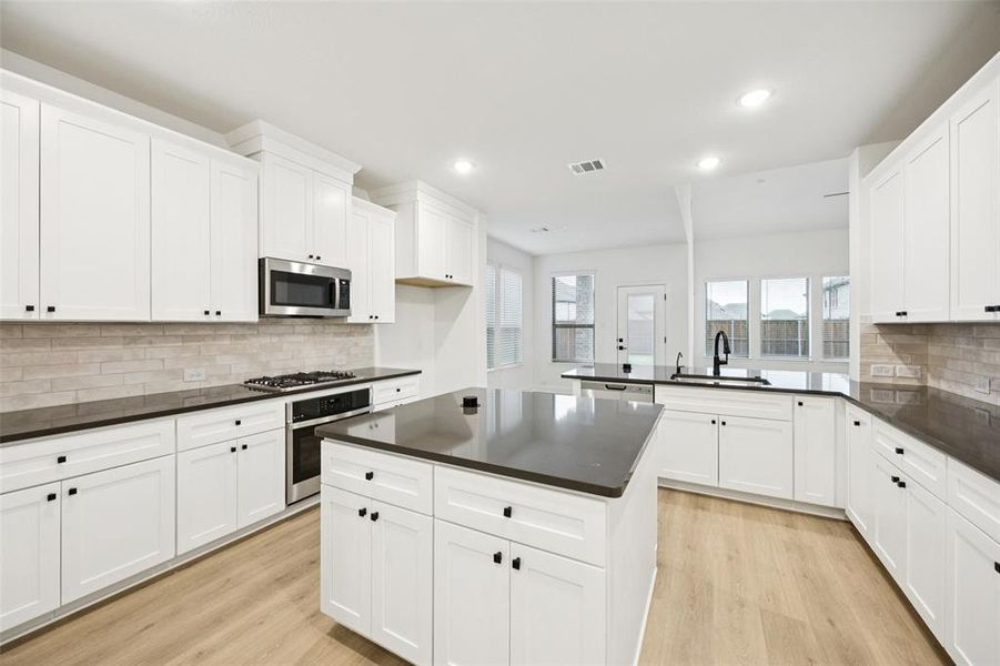 1715 Highwood 1715 Highwood