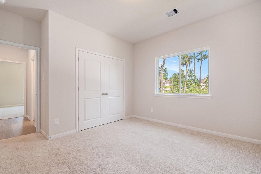 Spacious, unfurnished interior of a new home in Oakwood Ranch, Willis (Image 26).