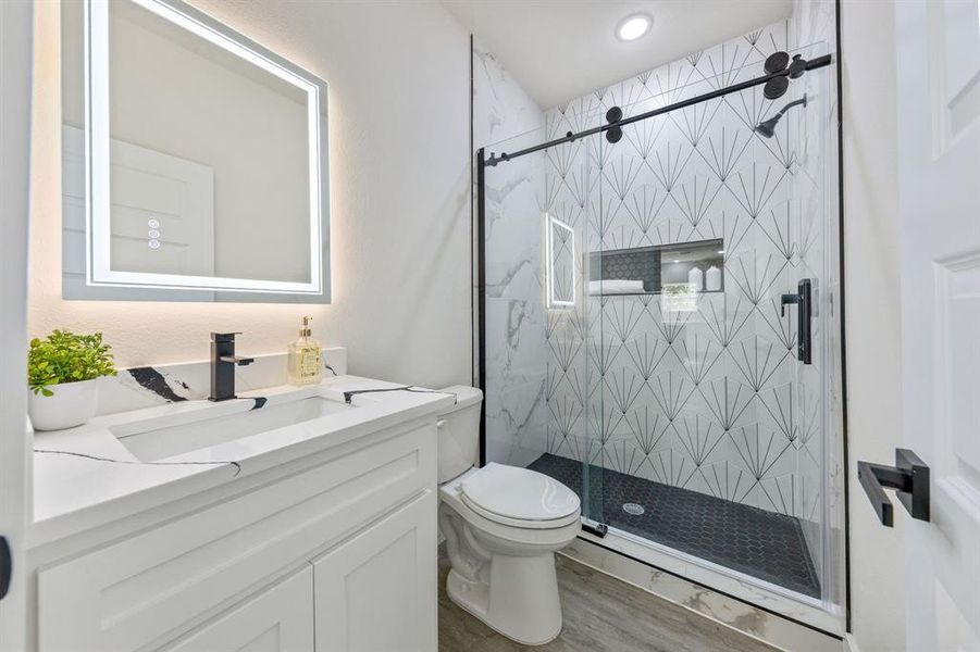 Furnished interior view inside a new home in , Gun Barrel City (Image 28).