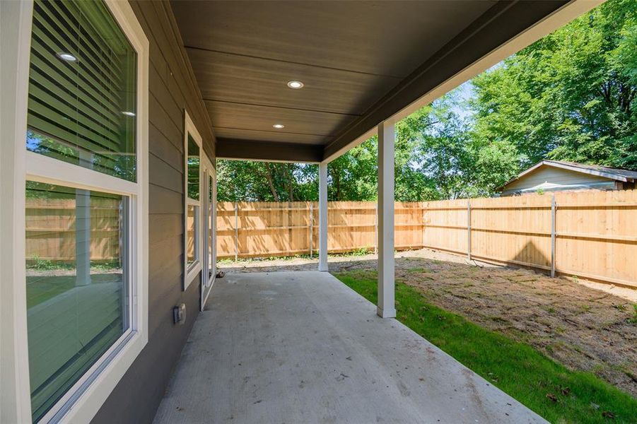 Spacious, unfurnished interior of a new home in , Dallas (Image 18).