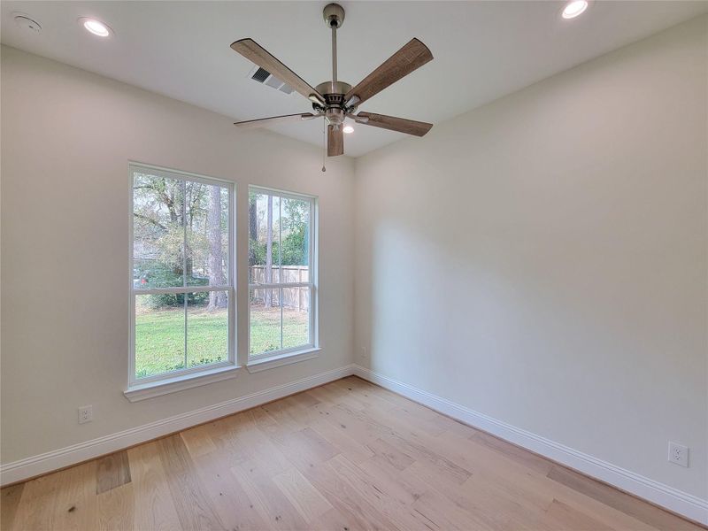Spacious, unfurnished interior of a new home in , Conroe (Image 23).