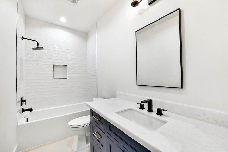 Additional second story bathroom rendering including luxurious quartz countertops Additional second story bathroom rendering including luxurious quartz countertops