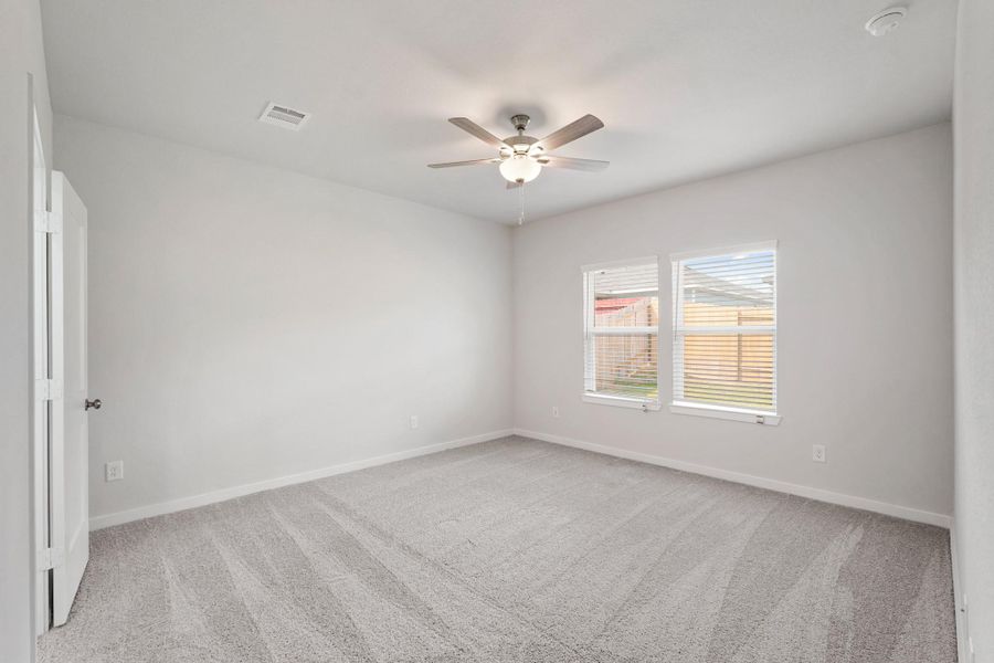 Spacious, unfurnished interior of a new home in Lexington Heights, Willis (Image 14).