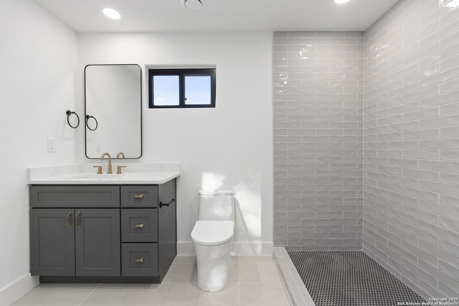 Furnished interior view inside a new home in , Alamo Heights (Image 18). Furnished interior view inside a new home in , Alamo Heights (Image 18).