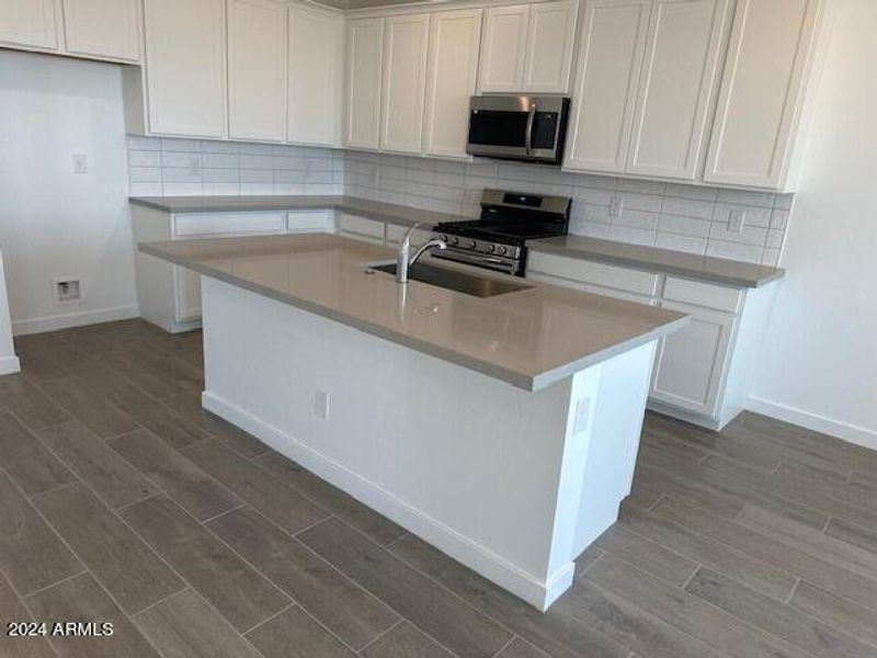 SR35 Lot 25 - Kitchen