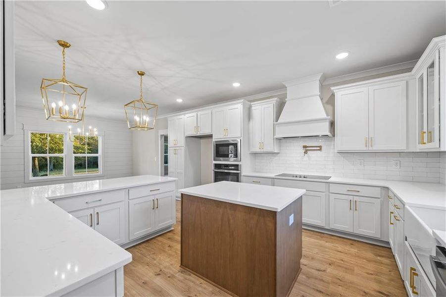 Furnished interior view inside a new home in , Monroe (Image 17).