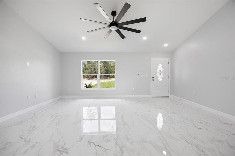 Spacious, unfurnished interior of a new home in , Dunnellon (Image 12).