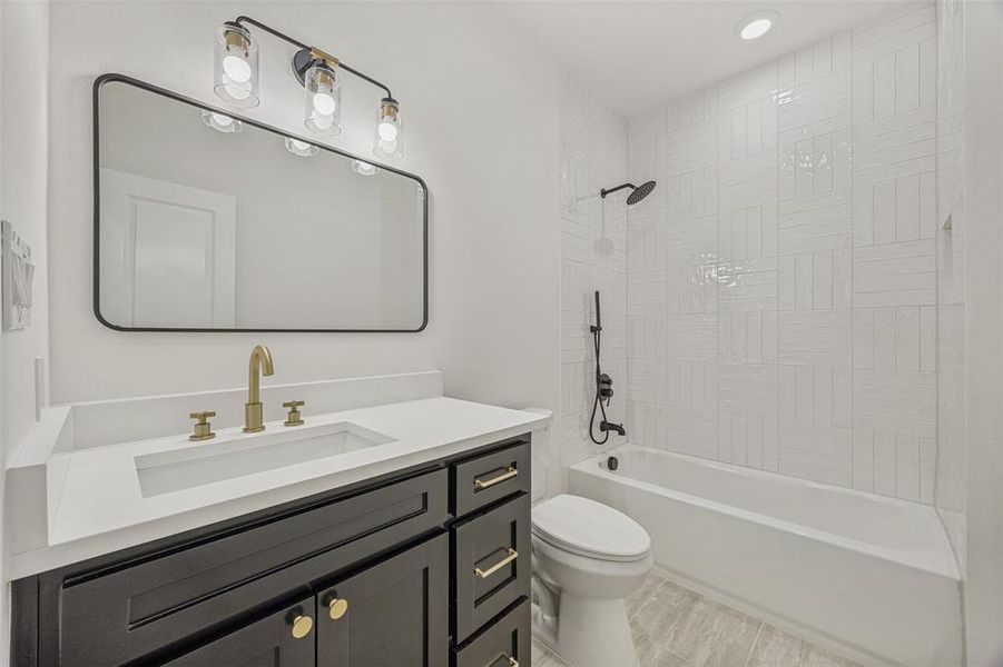 Furnished interior view inside a new home in , Dallas (Image 8).