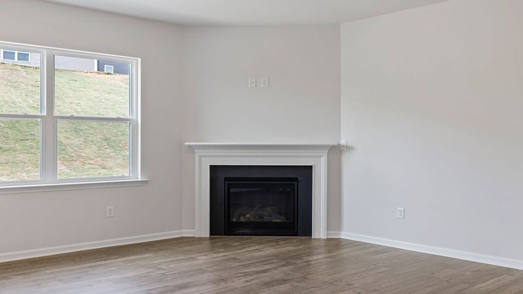 Spacious, unfurnished interior of a new home in Baxter Village, Boiling Springs (Image 15).
