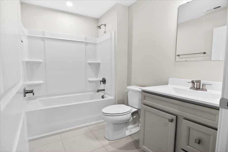 Furnished interior view inside a new home in Waverly Springs, Woodruff (Image 5).