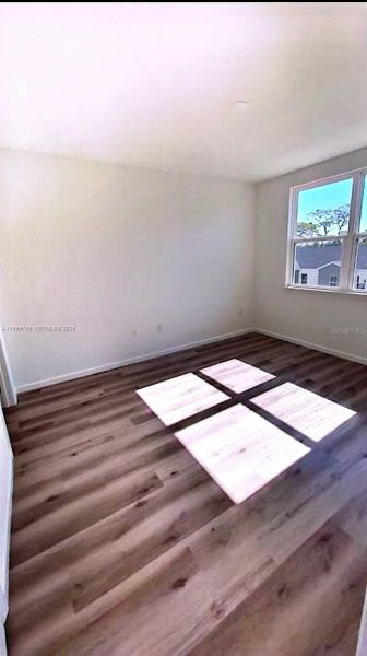 Spacious, unfurnished interior of a new home in , Orlando (Image 5).