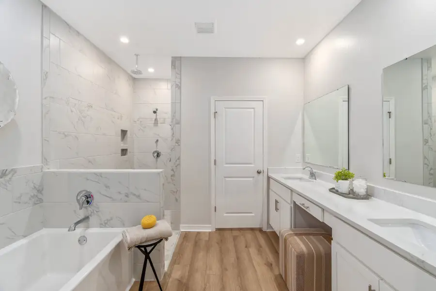 Representative furnished interior of a home built from the Miramar by Maronda Homes in Villa Pass, Groveland (Image 23).