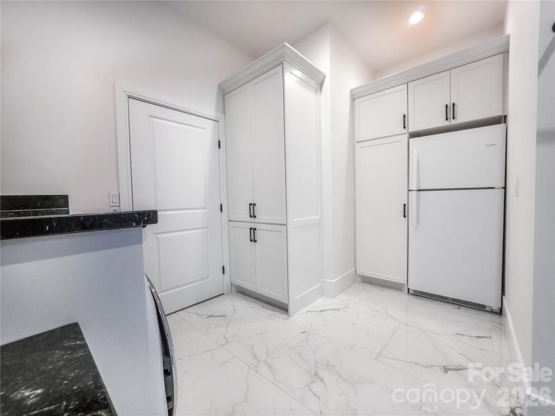 Spacious, unfurnished interior of a new home in , Hickory (Image 21).