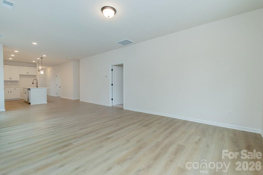 Spacious, unfurnished interior of a new home in Winecoff, Salisbury (Image 16).