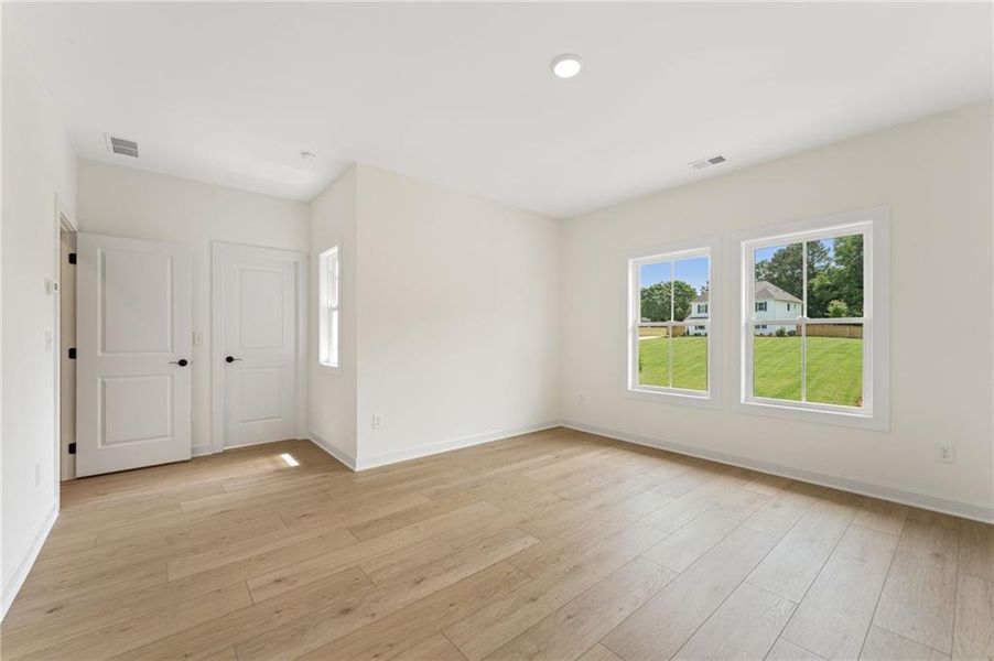 Spacious, unfurnished interior of a new home in Oak Valley Estates, Marietta (Image 12). Spacious, unfurnished interior of a new home in Oak Valley Estates, Marietta (Image 12).