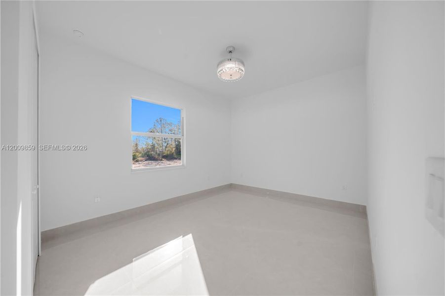 Spacious, unfurnished interior of a new home in , Lehigh Acres (Image 16).