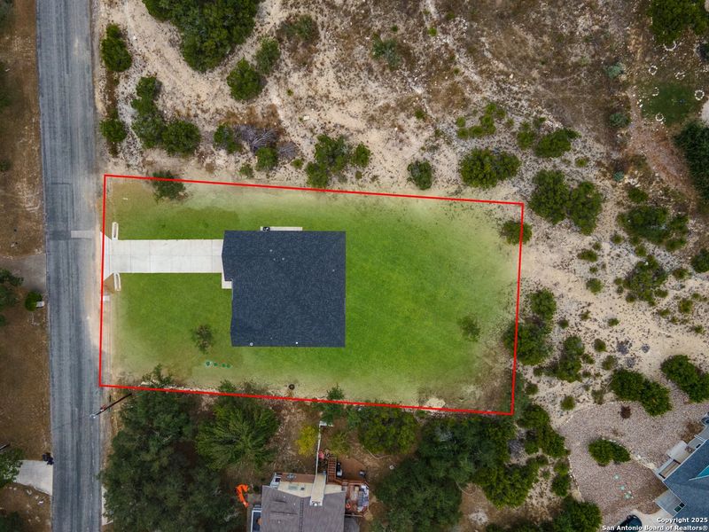 Exterior details and patio area of a home in , San Antonio (Image 31).