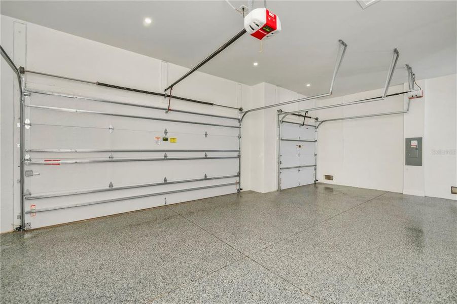 Spacious, unfurnished interior of a new home in , Port Charlotte (Image 51).