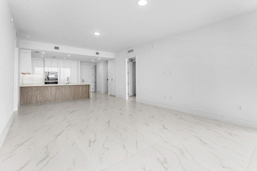 010-220LakeShoreDrive-1415-LakePark-FL-3