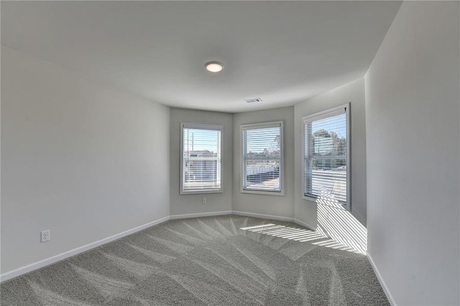 Spacious, unfurnished interior of a new home in , Auburn (Image 72).