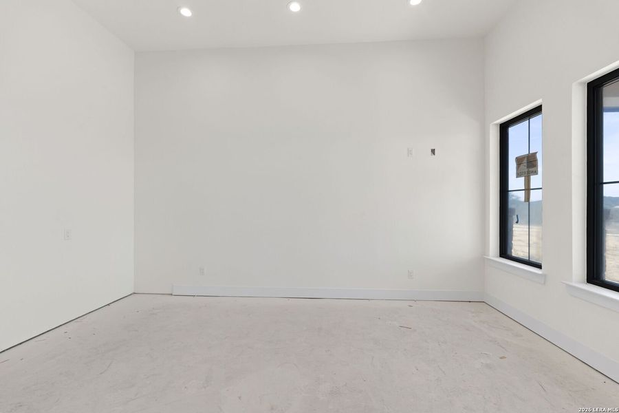 Spacious, unfurnished interior of a new home in , Bulverde (Image 21).