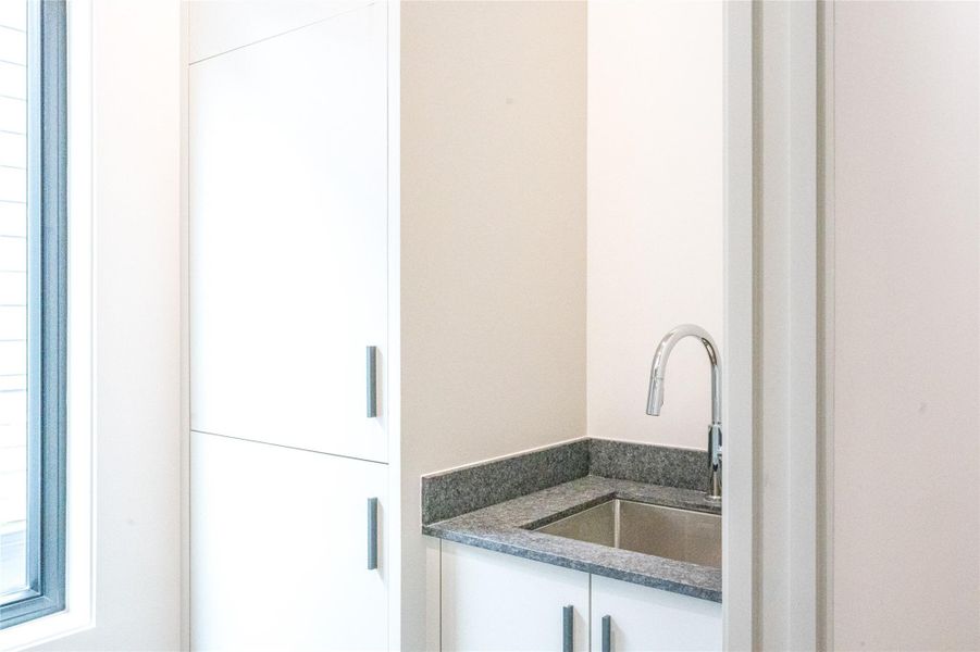 Close-up of interior finishes inside a home in , Houston (Image 18). Close-up of interior finishes inside a home in , Houston (Image 18).