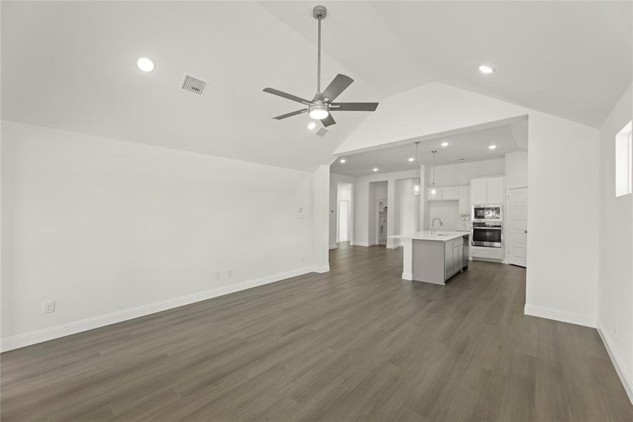 17. 2248 Sesaro - Family (2) 17. 2248 Sesaro - Family (2)