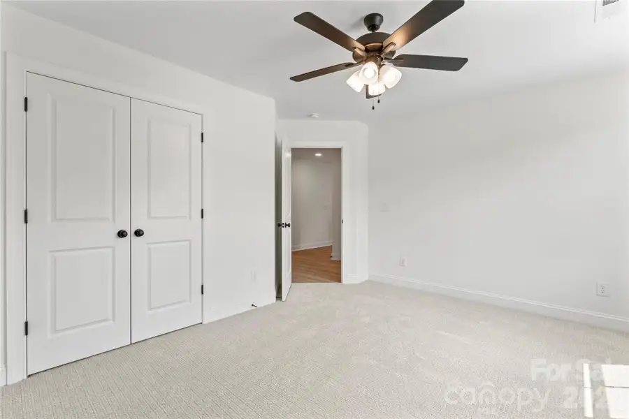 Spacious, unfurnished interior of a new home in , Harrisburg (Image 20).