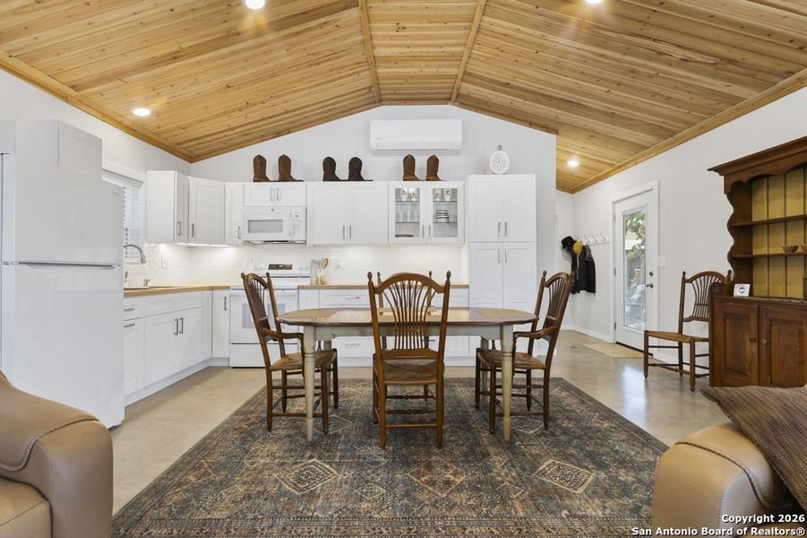 Furnished interior view inside a new home in , Bandera (Image 13).