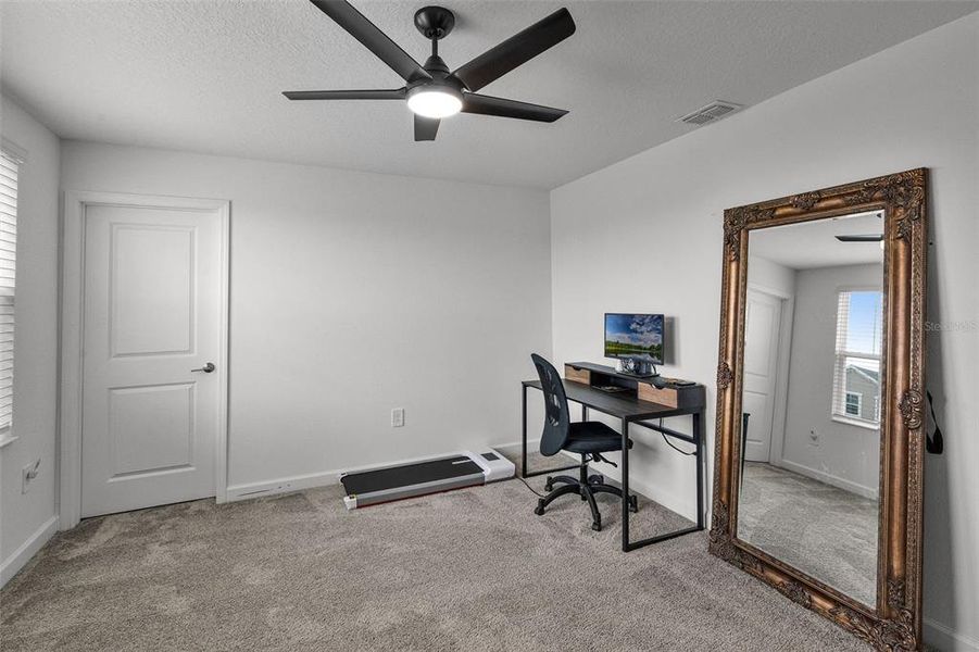 Furnished interior view inside a new home in , Orlando (Image 32).