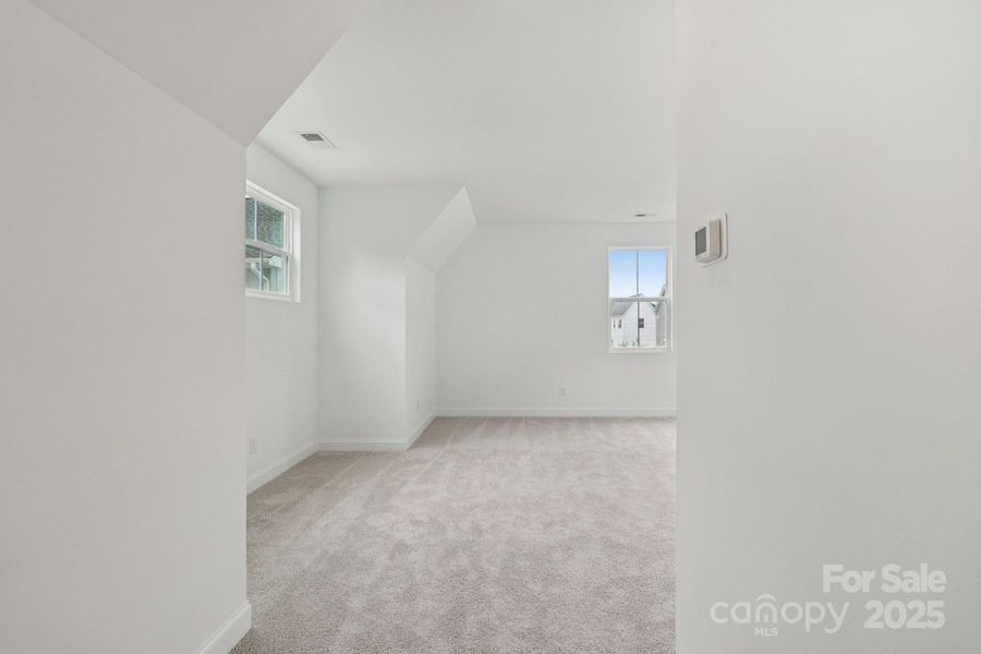 Bonus room w/ Closet