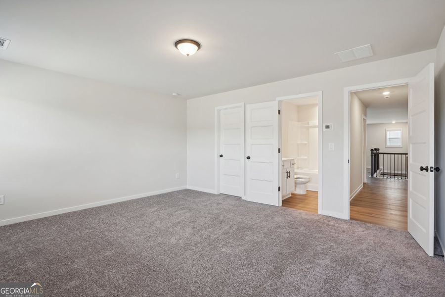 Spacious, unfurnished interior of a new home in Summerlin, Winder (Image 58).