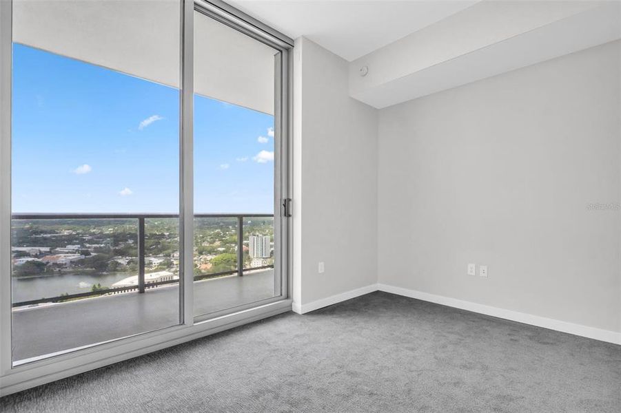 Spacious, unfurnished interior of a new home in , St. Petersburg (Image 58).