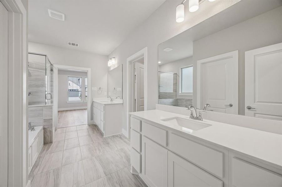 Furnished interior view inside a new home in Dove Hollow, Waxahachie (Image 12). Furnished interior view inside a new home in Dove Hollow, Waxahachie (Image 12).