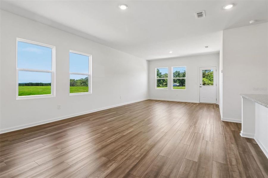 Spacious, unfurnished interior of a new home in , Lake Hamilton (Image 12).
