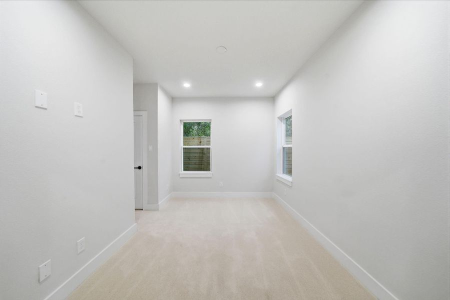 Spacious, unfurnished interior of a new home in , Houston (Image 33).