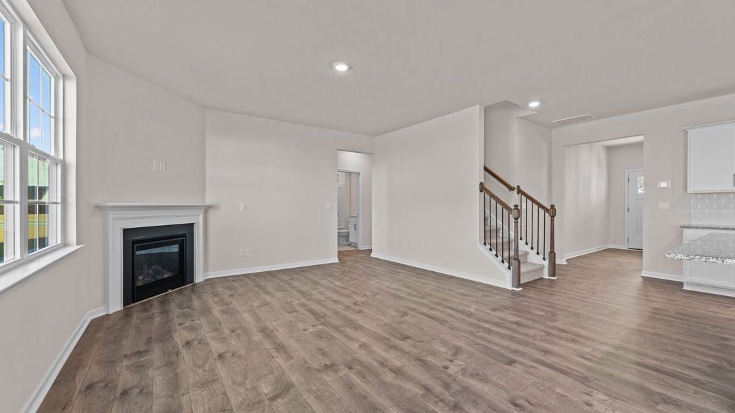 Spacious, unfurnished interior of a new home in East Ridge, Ayden (Image 14).