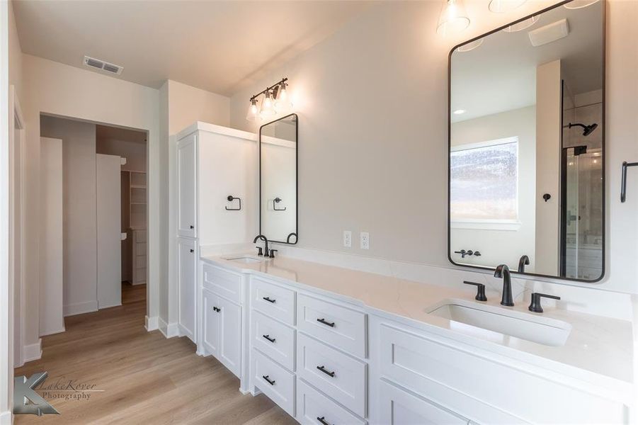 Furnished interior view inside a new home in , Abilene (Image 15).