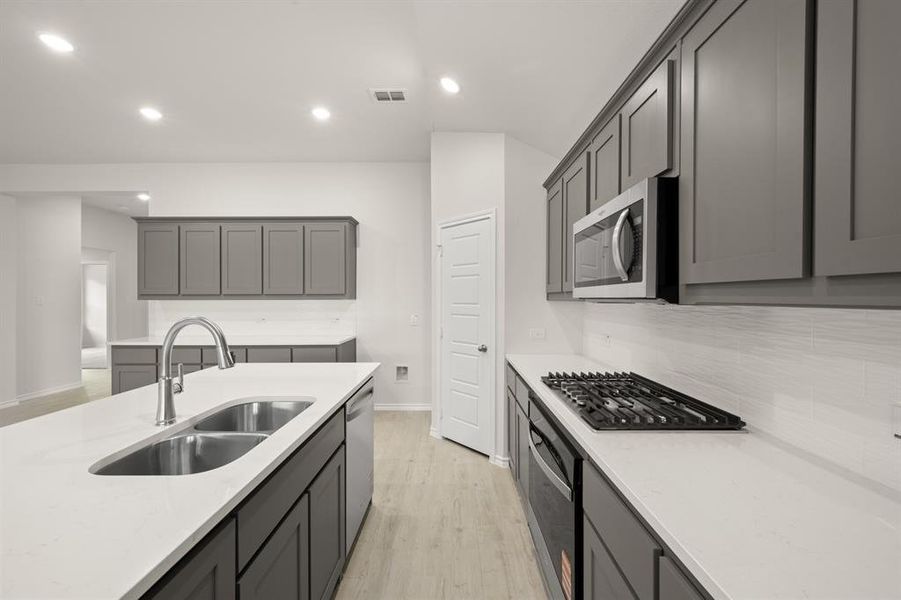 732 Scarlet Sage- Kitchen-3