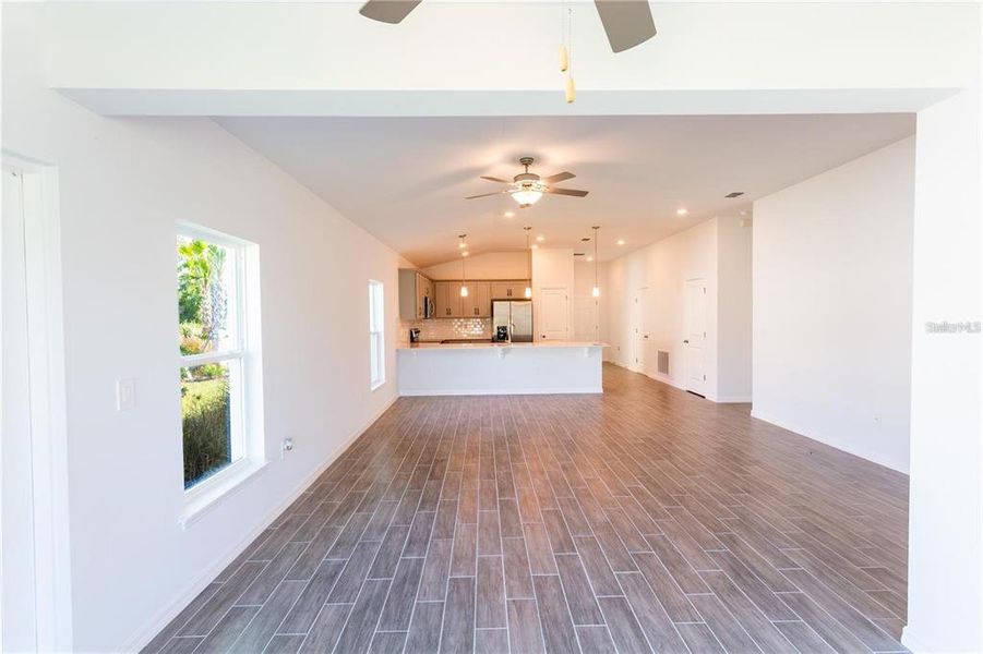 Spacious, unfurnished interior of a new home in , Punta Gorda (Image 30).
