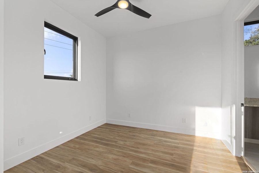 Spacious, unfurnished interior of a new home in , San Antonio (Image 24).