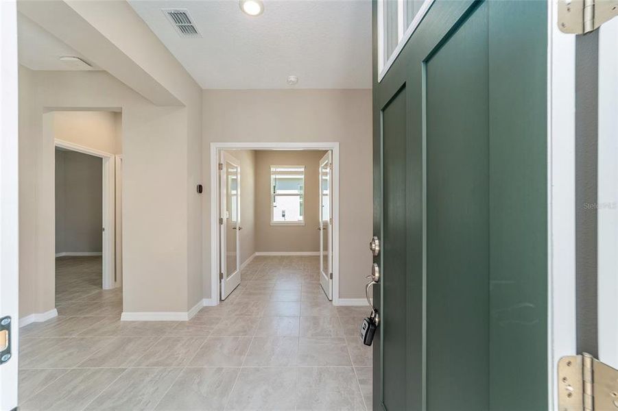 Spacious, unfurnished interior of a new home in , Ocala (Image 16).