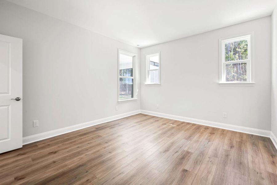 Spacious, unfurnished interior of a new home in Sun City Hilton Head, Bluffton (Image 11).