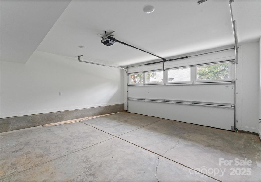 Spacious, unfurnished interior of a new home in , Charlotte (Image 25).