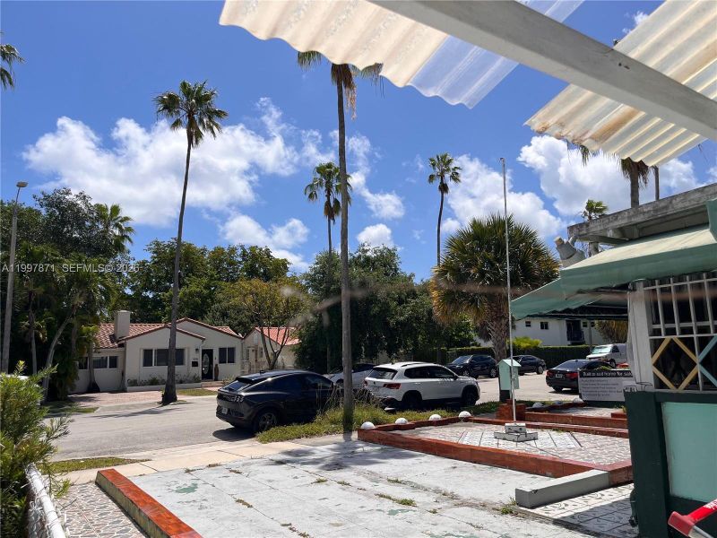 Community amenities in , Miami (Image 10).