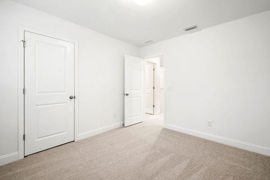 Spacious, unfurnished interior of a new home in Salem Bay, Beaufort (Image 20).