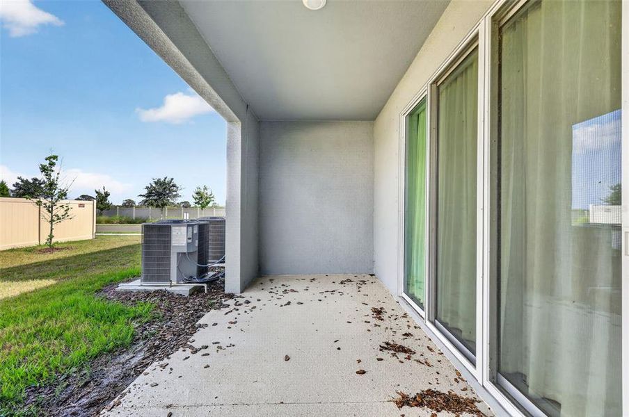 Exterior details and patio area of a home in Mangrove Point, Apollo Beach (Image 4).