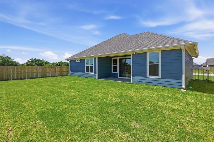 Exterior details and patio area of a home in , Tolar (Image 33).