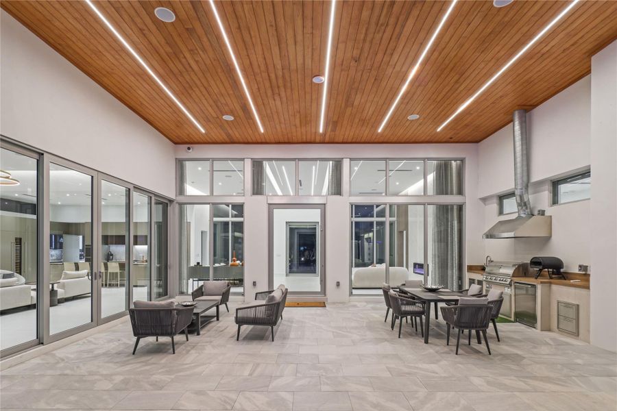 Community amenities in , Parkland (Image 37).