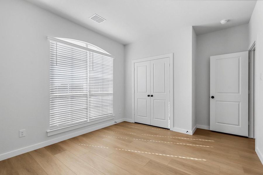 Representative unfurnished interior of a home built from the Iverson I by Cheldan Homes in Pitcock Addition, Graham (Image 60).